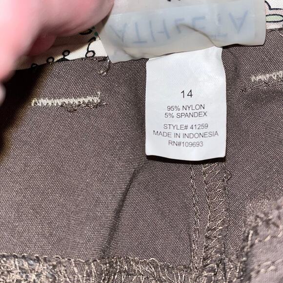 Athleta Style #41259 Bermuda Hiking Shorts Size 14 – Taupe Brown Nylon Blend - Picture 4 of 6